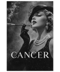 Svartvit bild av elegant kvinna i hatt med slöja, pärlhalsband, långa handskar, röker cigarett, text "CANCER".