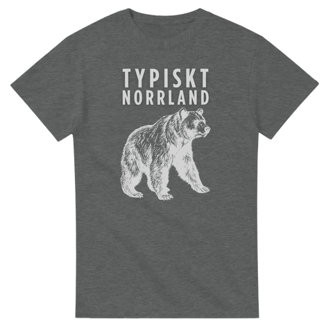 Grå t-shirt med vitt tryck av en björn och texten "Typiskt Norrland".