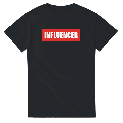 Rött box-logo motiv med vit text Influencer – kaxig t-shirt design