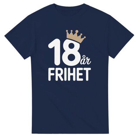 Grafiskt tryck med texten 18 år Frihet och guldkrona på marinblå t-shirt