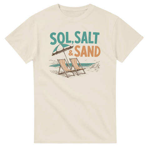Vintage illustration av en sandstrand och hav – somrig t-shirt med citat