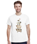 Bondgårdsdjur på hög: tupp, svart får, brunt får, ko i akvarellstil på vit t-shirt.
