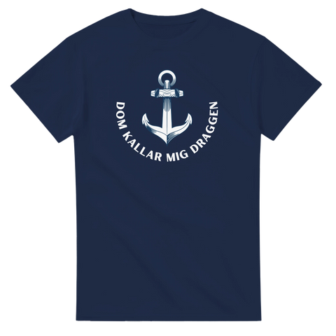 maritim t-shirt Draggen mörkblå tröja med ankare och text