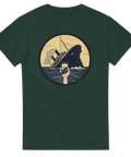 Satirisk illustration av Titanic som sjunker medan en hand filmar – mörkgrön t-shirt