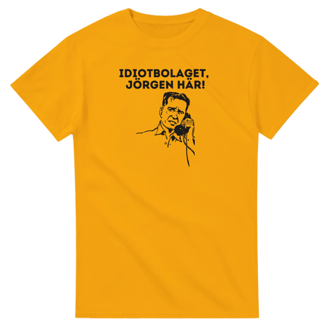 Gul t-shirt med texten Idiotbolaget Jörgen här och tecknat porträtt