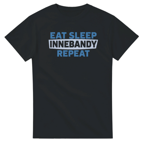 Svart t-shirt med blått Eat Sleep Innebandy Repeat citat