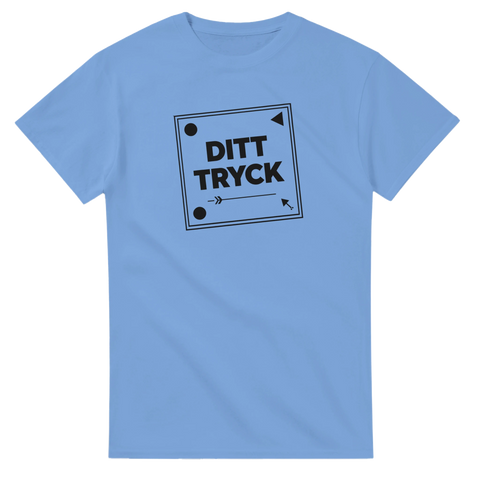 Minimalistisk designskiss för personlig t-shirt i ljusblått
