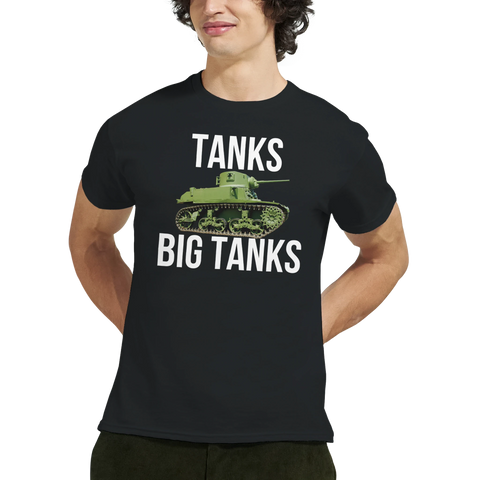 Grön stridsvagn med texten "TANKS BIG TANKS" på svart t-shirt.