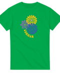 Grön t-shirt med vintageinspirerad blomdesign och gul text i pop art-stil