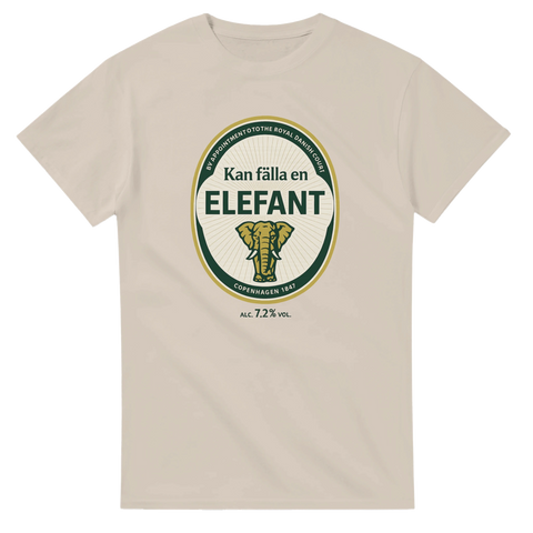 Beige t-shirt med öl-inspirerat Elefantöl-motiv och texten ”Kan fälla en elefant”.