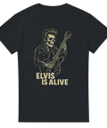 Svart t-shirt med rockabilly-inspirerat raggarmotiv, döskalle-Elvis med gitarr och texten "Elvis Is Alive", perfekt för raggare och rockfans.