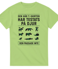 Rolig t-shirt med citat om djurtester i limegrön färg och minimalistisk stil