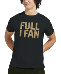 Man bär t-shirt med provokativ textdesign och uppkäftig attityd