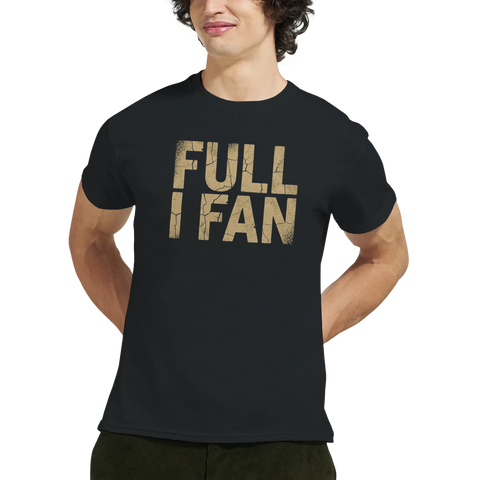 Man bär t-shirt med provokativ textdesign och uppkäftig attityd