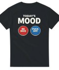 Grafiskt citat-tryck med två knappar och texten Today's Mood på t-shirt