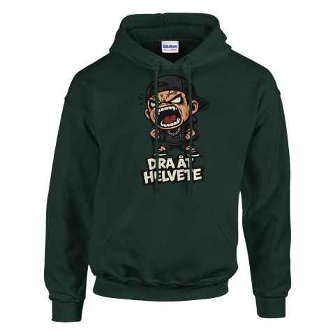 Arg tecknad kille med keps och texten "DRA ÅT HELVETE" på mörkgrön Gildan hoodie.