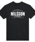 Svart t-shirt med texten Nilsson – A Family of Originals