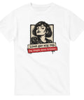 Vit t-shirt med kvinnoporträtt och texten ”Livet gav mig rep. Jag hängde deras drömmar.”