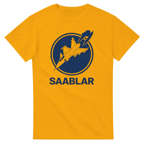 Saab 37 Viggen stridsflygplan i blå cirkel, text "SAABLAR" på gul t-shirt.