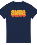 Vintage typografi med ordet snus på en marinblå t-shirt