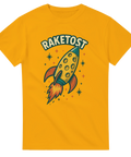 Gul t-shirt med färgglad illustration av en tecknad raket formad som en ost, omgiven av stjärnor, samt texten "RAKETOST". Perfekt för rymd- och humorälskare.