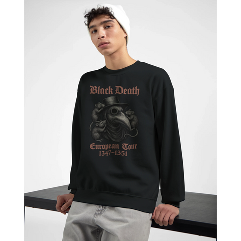 Pestdoktor med råttor och text "Black Death European Tour 1347-1351" på svart sweatshirt.