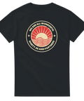 Svart t-shirt med runt retro tryck av sol och vågor