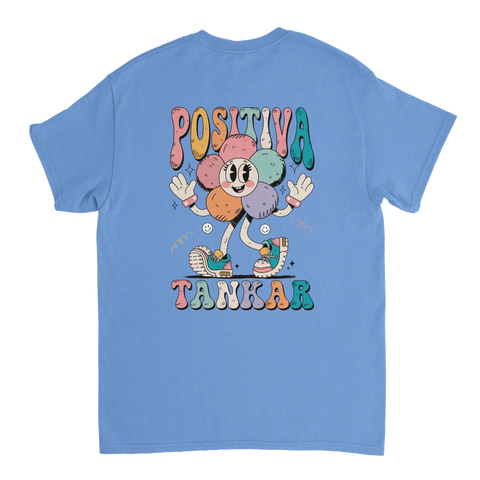 Nostalgiskt ryggtryck med leende blomma och text på blå t-shirt