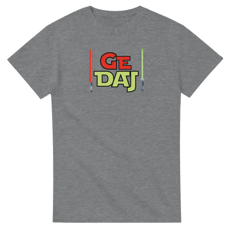 popkulturell t-shirt Ge Daj svart med lekfull design