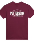 Vinröd t-shirt med texten Pettersson – A Family of Originals