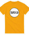 Gul t-shirt med minimalistiskt och kaxigt Sueco-tryck