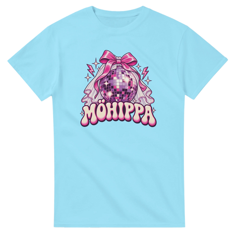 Turkos t-shirt med texten ”Möhippa”, discokula, rosa rosett och brudslöja.