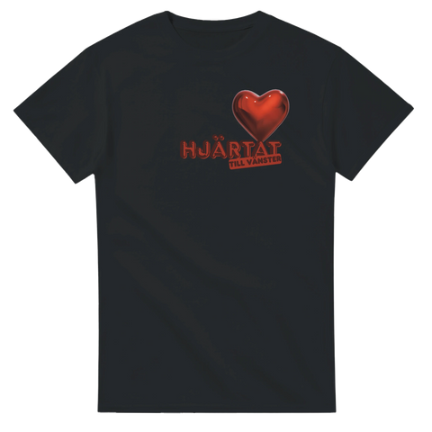 Politisk illustration med rött hjärta och texten Hjärtat till vänster på svart t-shirt