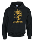 Guldtryck med dödskalle och kunglig krona på svart hoodie – Stockholm streetwear