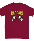 Vinröd T-shirt med gul text Raggare och två korslagda svartvita racingflaggor – perfekt för bilkultur, cruising och raggarkvällar