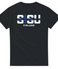 Grafiskt motiv med ordet Sisu och Finlands flagga i vit och blå färg