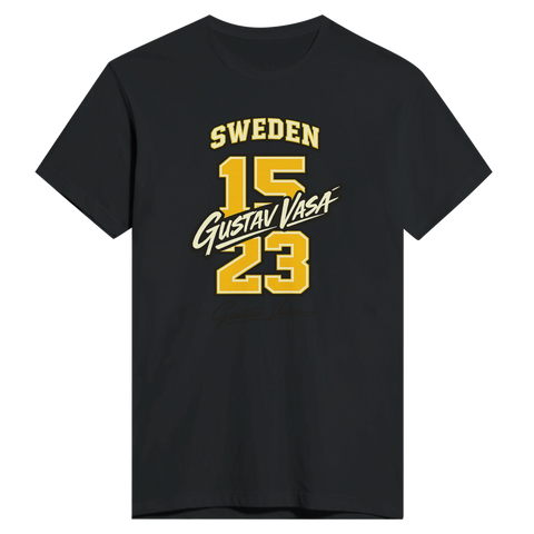 Svart t-shirt med gult och vitt tryck föreställande Gustav Vasa