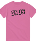 Rosa t-shirt med grafiskt SNUS-motiv i robust svart text