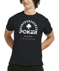 Poker t-shirt med spelkort i halvcirkel, spader ess, texten "POKER" och citatet "You've got to know when to hold 'em".