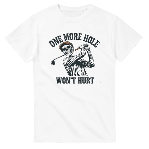 Illustration av skelett i golfkeps med citat – t-shirt för golfentusiaster