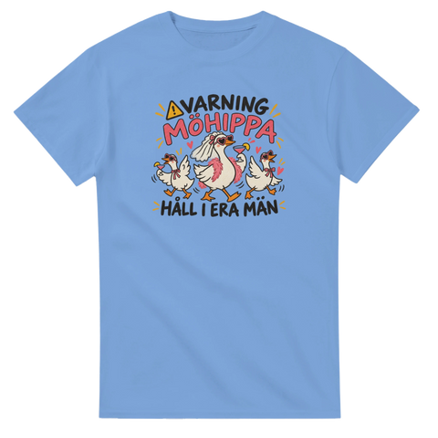 T-shirt med tre festglada gäss och texten Varning möhippa – Håll i era män