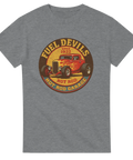 Grå t-shirt med röd hot rod, flammor och texten "Fuel Devils Hot Rod Garage", perfekt för raggare och bilentusiaster.