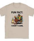 Rolig t-shirt med bigfoot som dricker öl vid en brasa och texten "Fun Fact. I Don't Care"