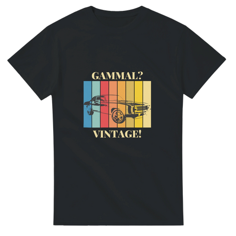Humoristisk retro t-shirt med texten Gammal? Vintage! och en klassisk bil i färgglad vintage-stil, perfekt för bilälskare med självdistans