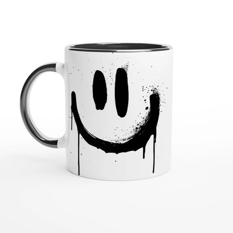 vit keramisk mugg med svart grafisk smiley