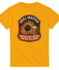 Gul t-shirt med grillmotiv, ölglas och texten "Grill Master – Fueled by Beer and Bad Decisions"
