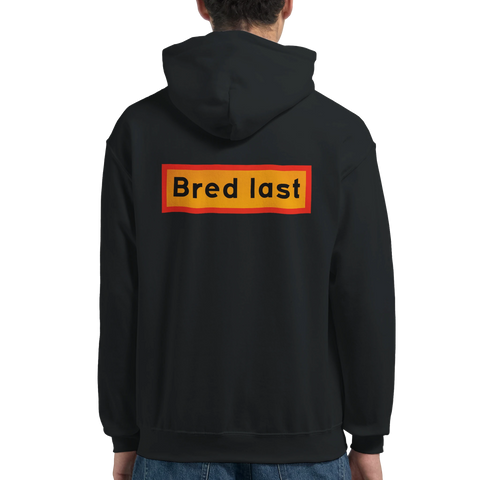 svart hoodie med ryggtryck och texten bred last