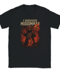 Svart t-shirt med en illustration av en demonisk björn i midsommarinferno och texten “I Survived Midsommar” – en humoristisk hyllning till svensk tradition.