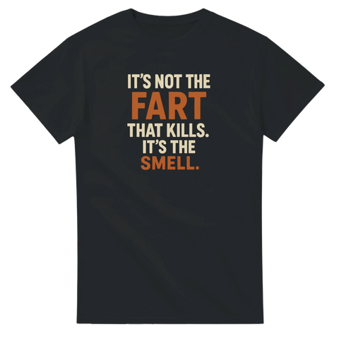 svart t-shirt med texten It’s not the fart that kills it’s the smell i vit och orange