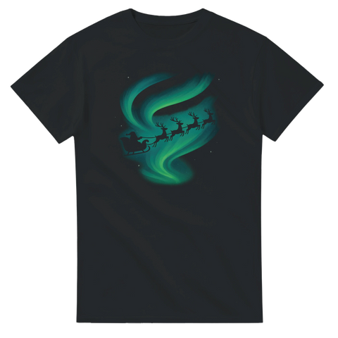 T-shirt med grafiskt motiv av tomten och renar som flyger genom norrsken, svart tröja